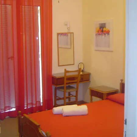 Nana 2* Kamena Vourla