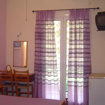 Hotel Nana 2*
