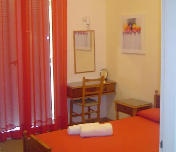 Nana 2* Kamena Vourla