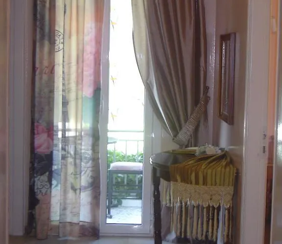 Nana Hotel Kamena Vourla